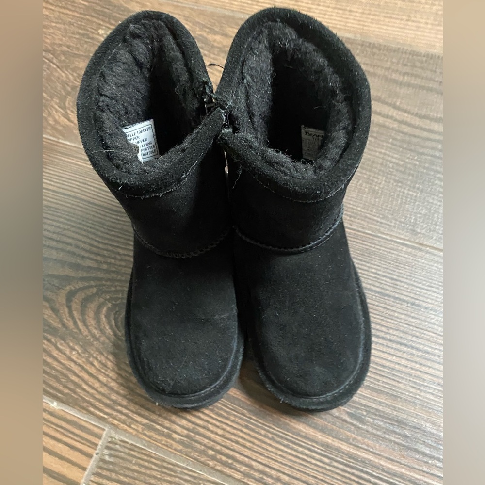 BearPaw Black Suede Boots
